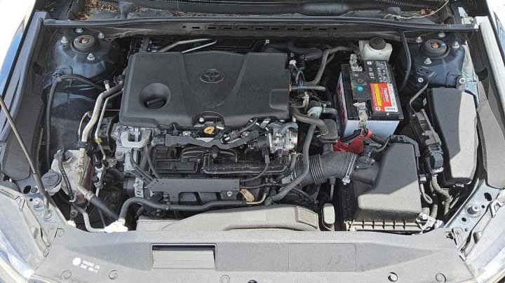 Toyota Camry SE 2021