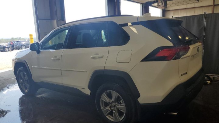Toyota RAV4 LE 2022