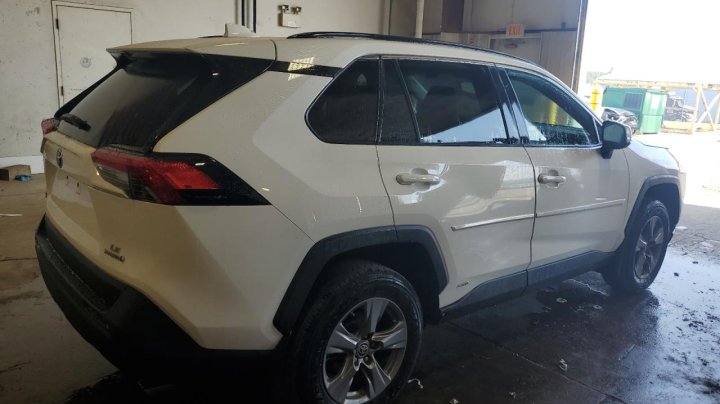 Toyota RAV4 LE 2022