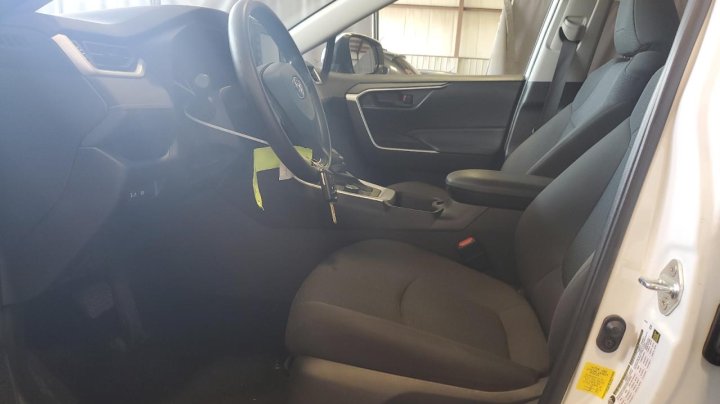Toyota RAV4 LE 2022