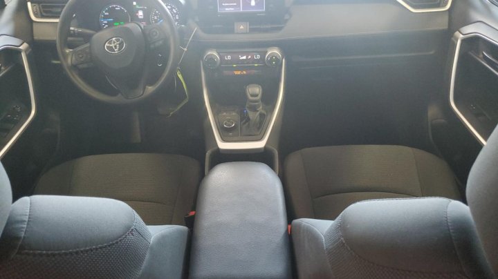 Toyota RAV4 LE 2022