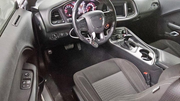 Dodge Challenger SXT 2021