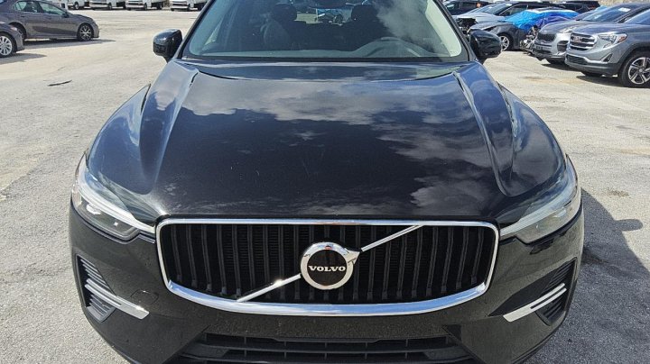 Volvo XC60 B5 MOMENTUM 2022