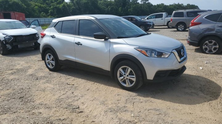 Nissan Kicks S 2020