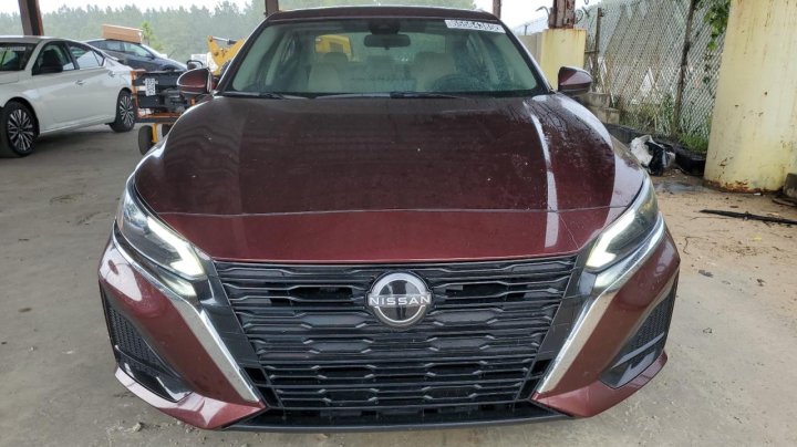 Nissan Altima SV 2023