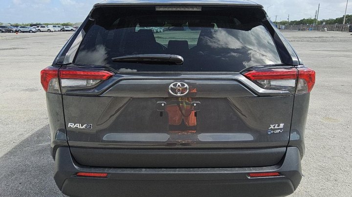 Toyota RAV4  2025