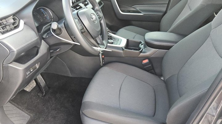 Toyota RAV4  2025