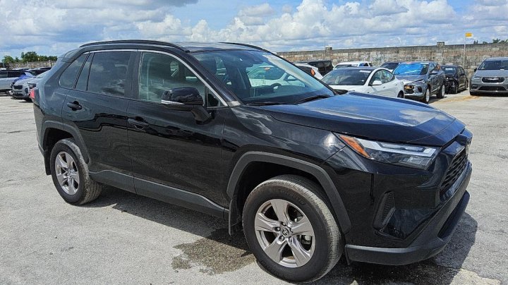 Toyota RAV4  2024