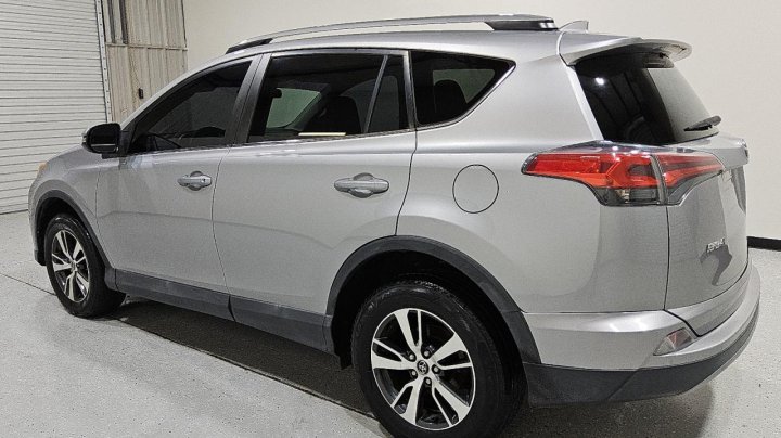Toyota RAV4  2018