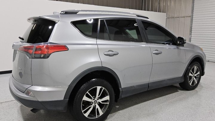 Toyota RAV4  2018