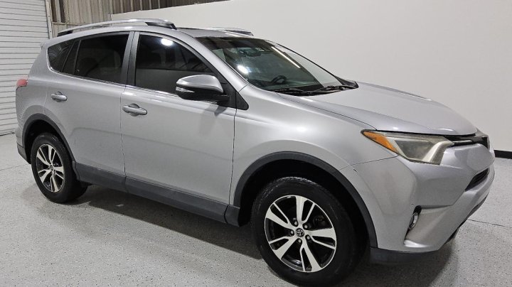 Toyota RAV4  2018