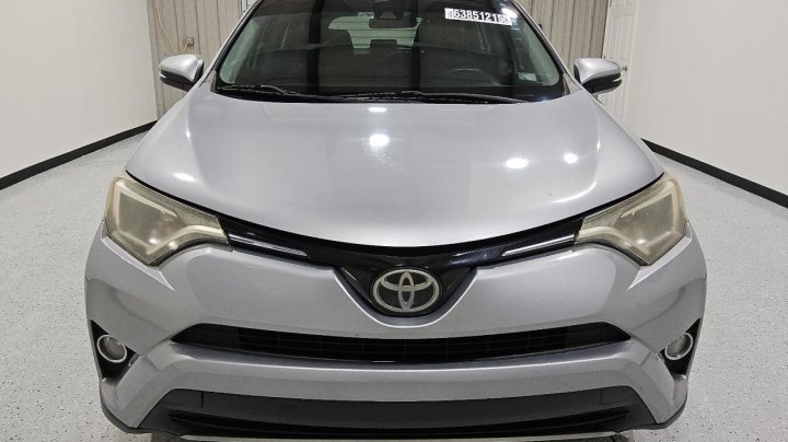 Toyota RAV4  2018