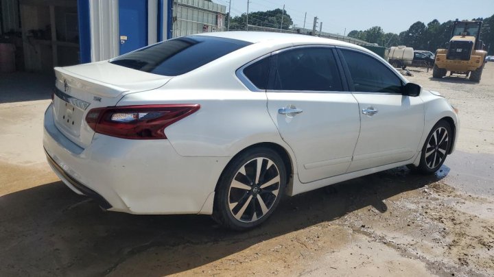 Nissan Altima  2018