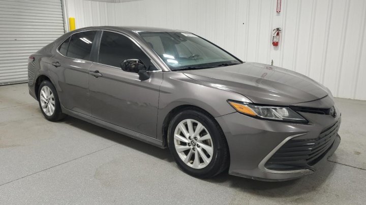 Toyota Camry  2022