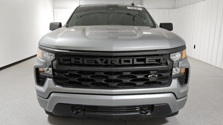 Chevrolet Silverado K1500 CUSTOM 2023