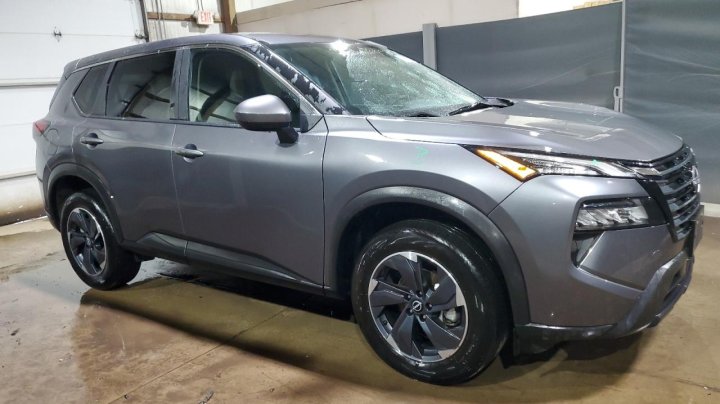 Nissan ROGUE SV 2024