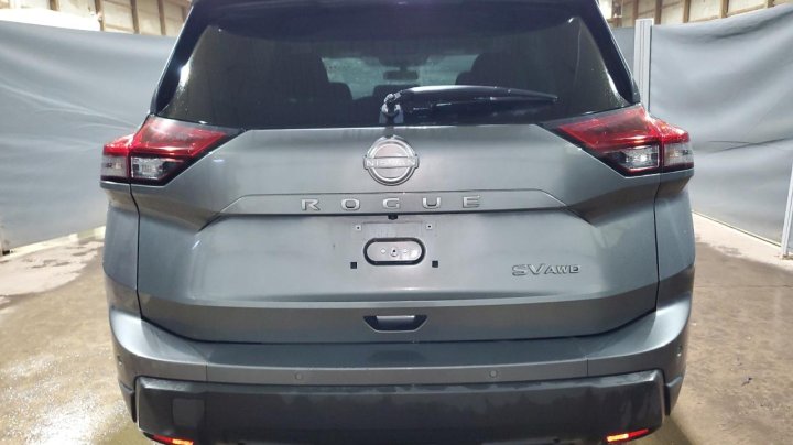Nissan ROGUE SV 2024