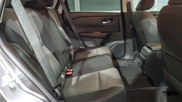 Nissan ROGUE SV 2024