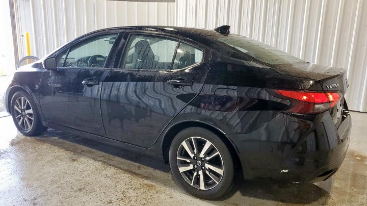 Nissan Versa SV 2020