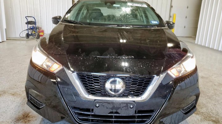 Nissan Versa SV 2020