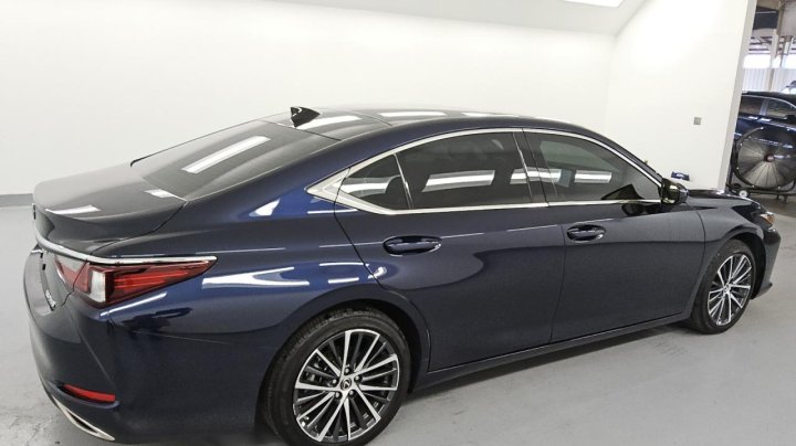 Lexus ES 350 BASE 2025