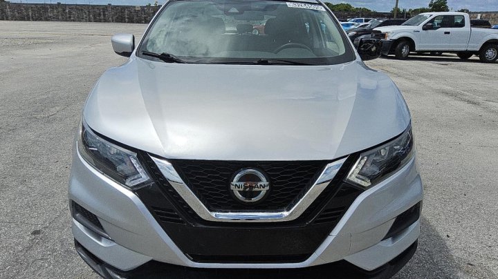 Nissan Rogue Sport S 2021