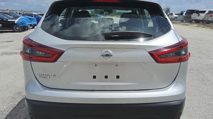 Nissan Rogue Sport S 2021