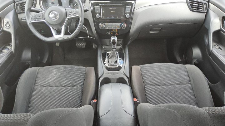 Nissan Rogue Sport S 2021