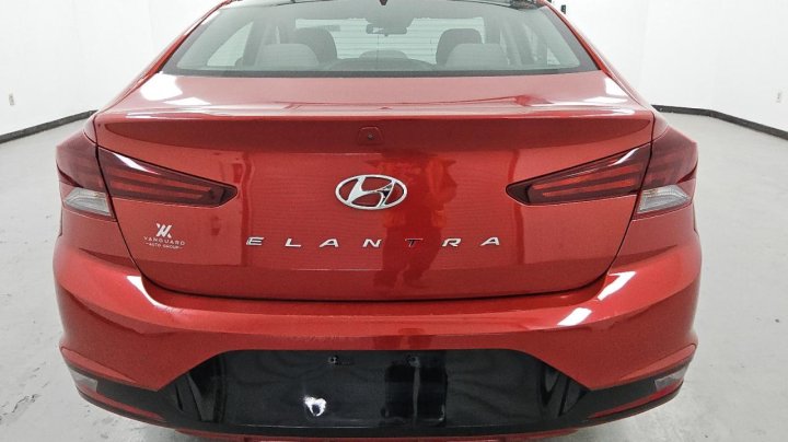 Hyundai Elantra SEL 2020