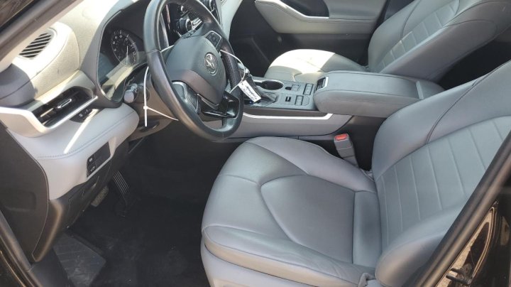 Toyota Highlander XLE 2021