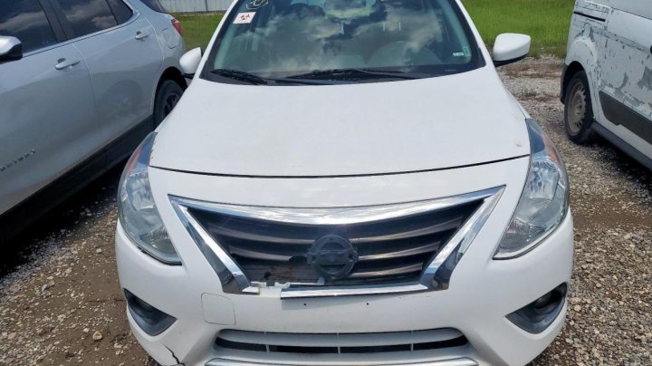 Nissan Versa S 2018