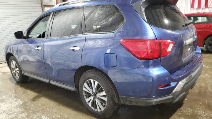 Nissan Pathfinder SV 2020