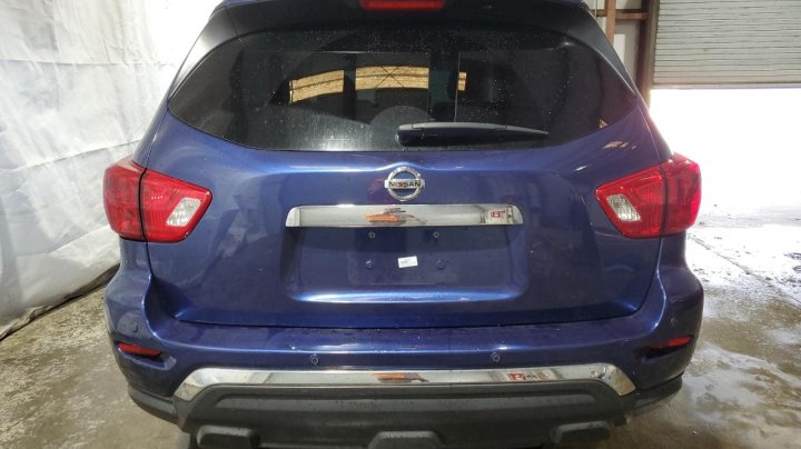 Nissan Pathfinder SV 2020