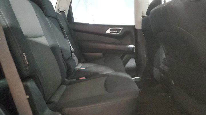 Nissan Pathfinder SV 2020