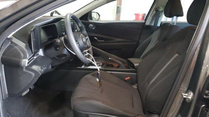 Hyundai Elantra SE 2024