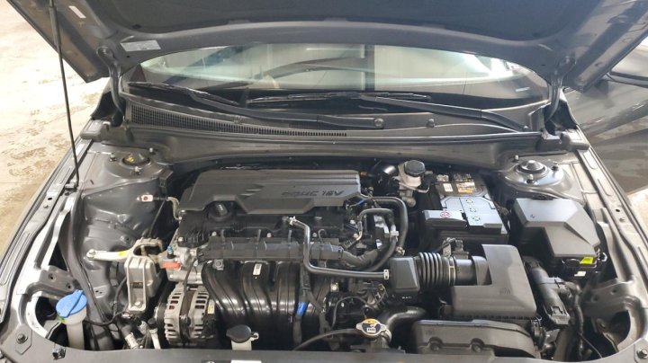 Hyundai Elantra SE 2024