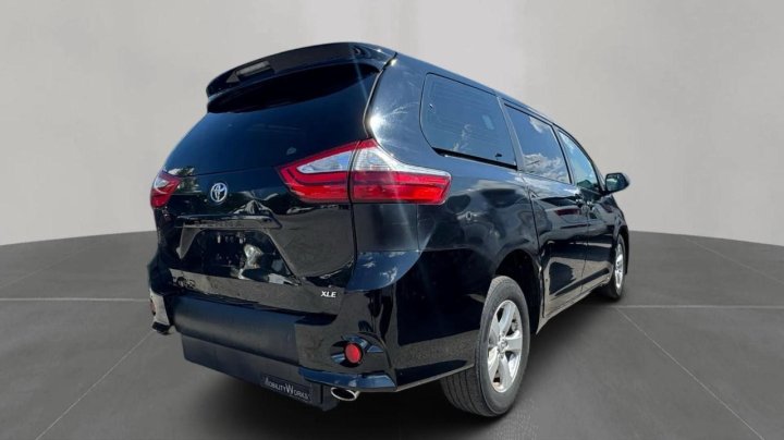 Toyota SIENNA  2017