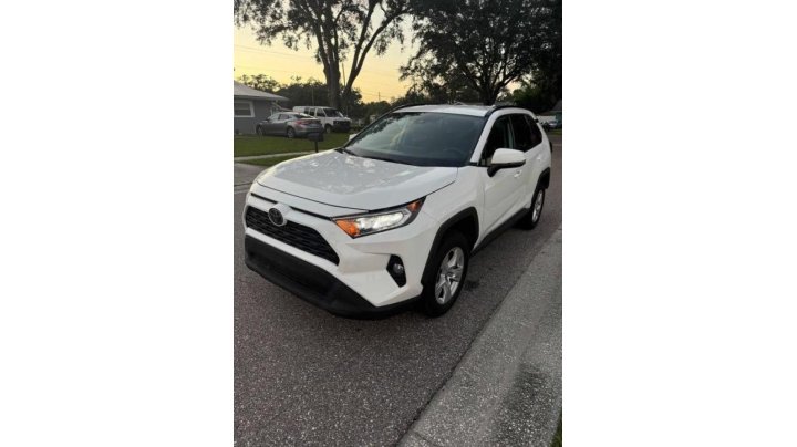 Toyota RAV4 XLE 2021