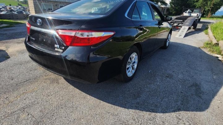 Toyota Camry HYBRID 2016