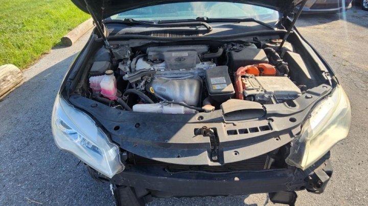Toyota Camry HYBRID 2016