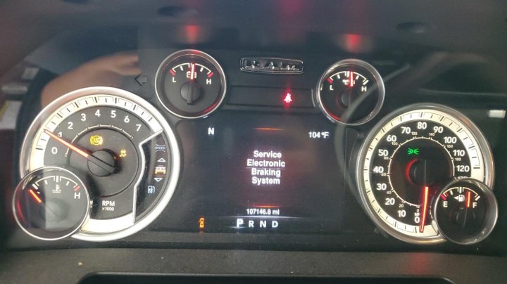 RAM 1500 SLT 2016