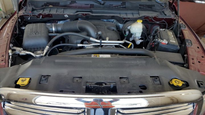 RAM 1500 SLT 2016