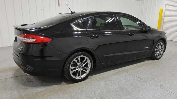 Ford FUSION SE HYBRID 2017
