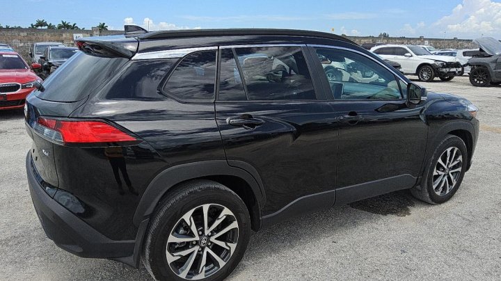 Toyota COROLLA CROSS XLE 2023