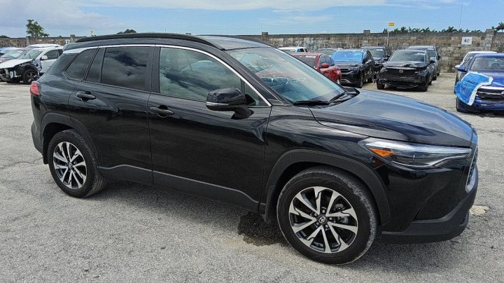 Toyota COROLLA CROSS XLE 2023