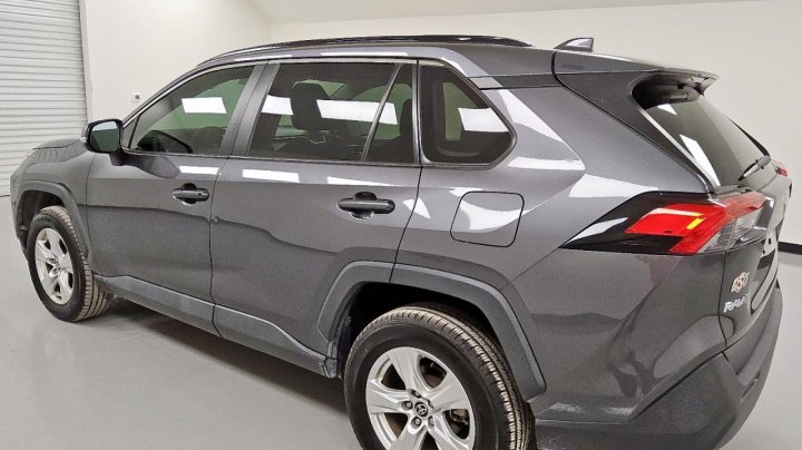 Toyota RAV4 XLE 2021