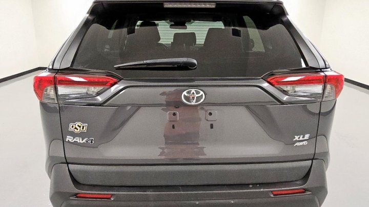 Toyota RAV4 XLE 2021