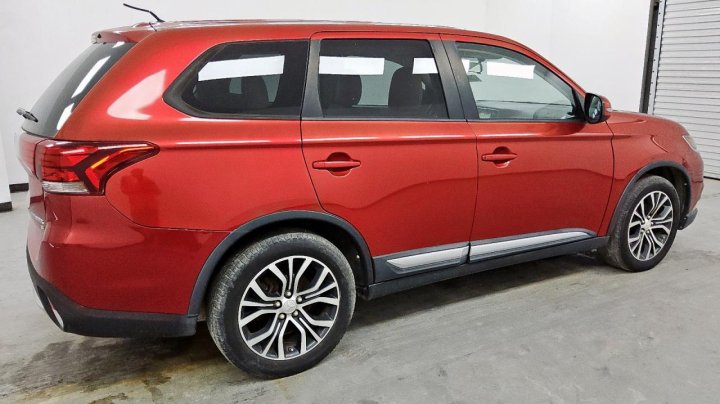 Mitsubishi Outlander SE 2016