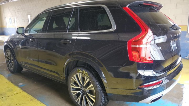 Volvo XC90 T6 MOMENTUM 2021