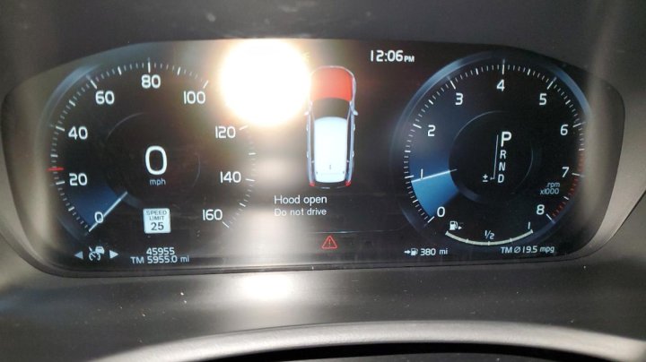 Volvo XC90 T6 MOMENTUM 2021